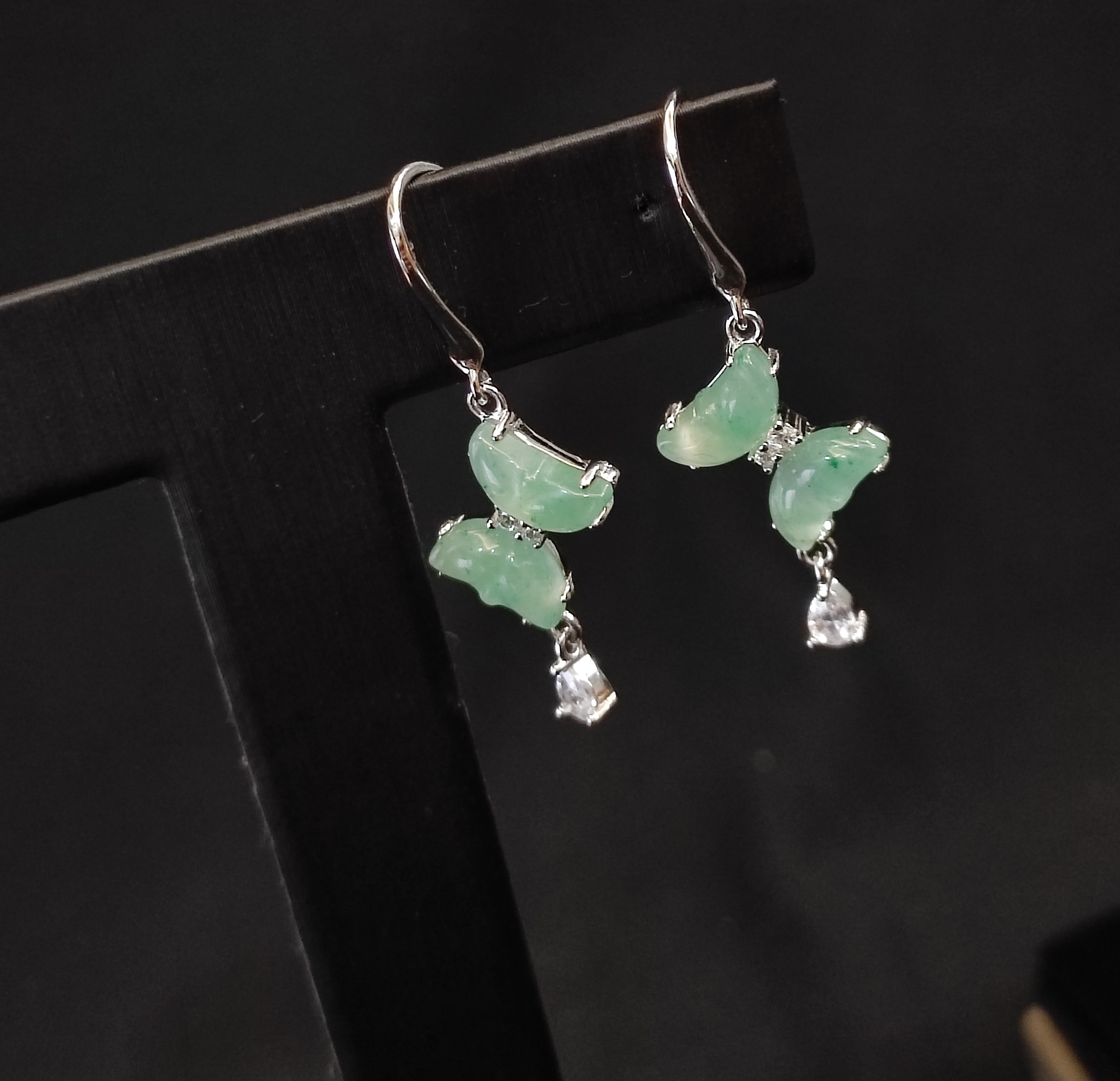 Hoa Tai Hạt Nơ Ngọc Phỉ Thúy Băng Hoa Bay Xanh Nhạt