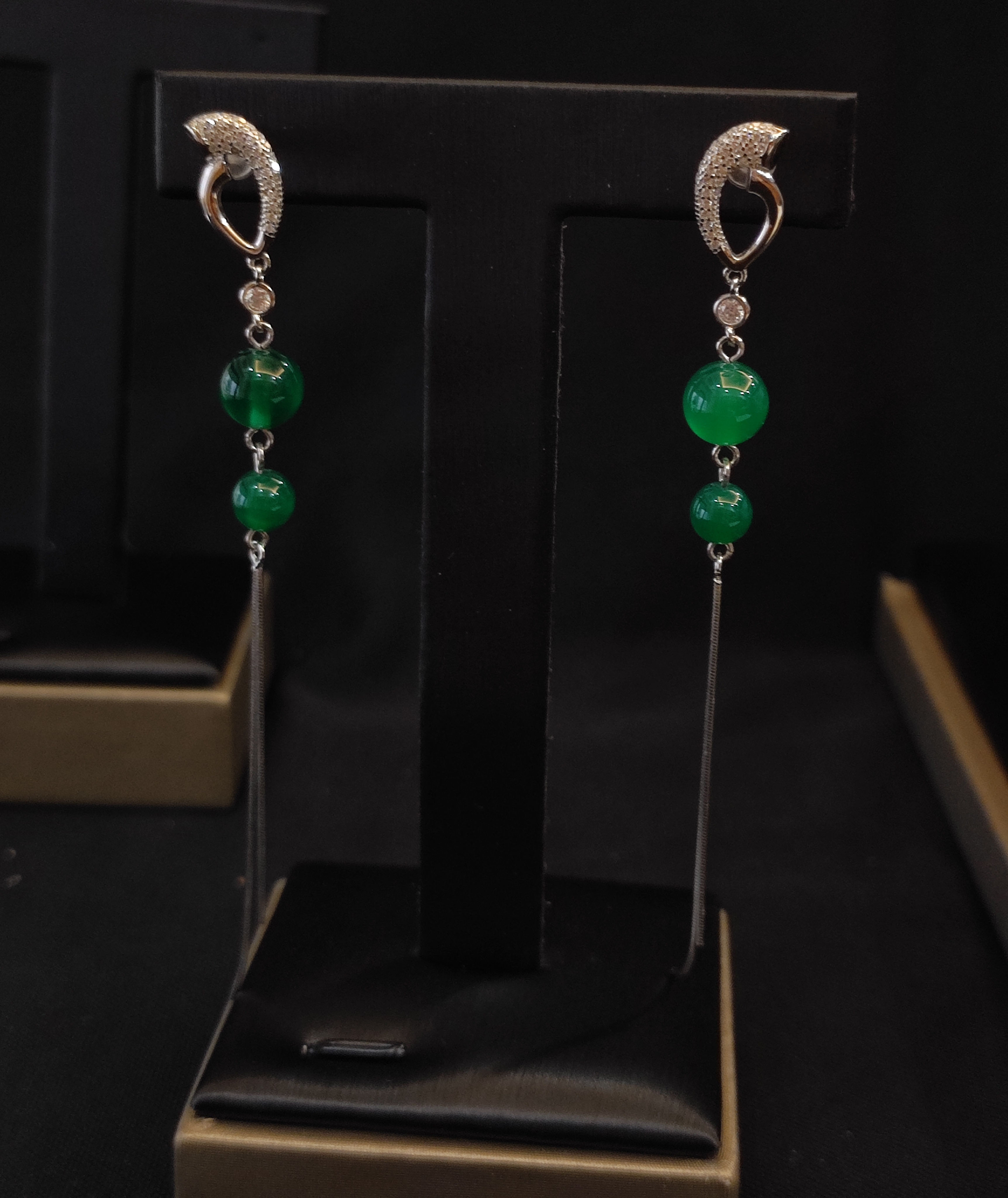 Hoa Tai Hạt Ngọc Phỉ Thúy Myanmar Màu Xanh Lạt Dương Lục